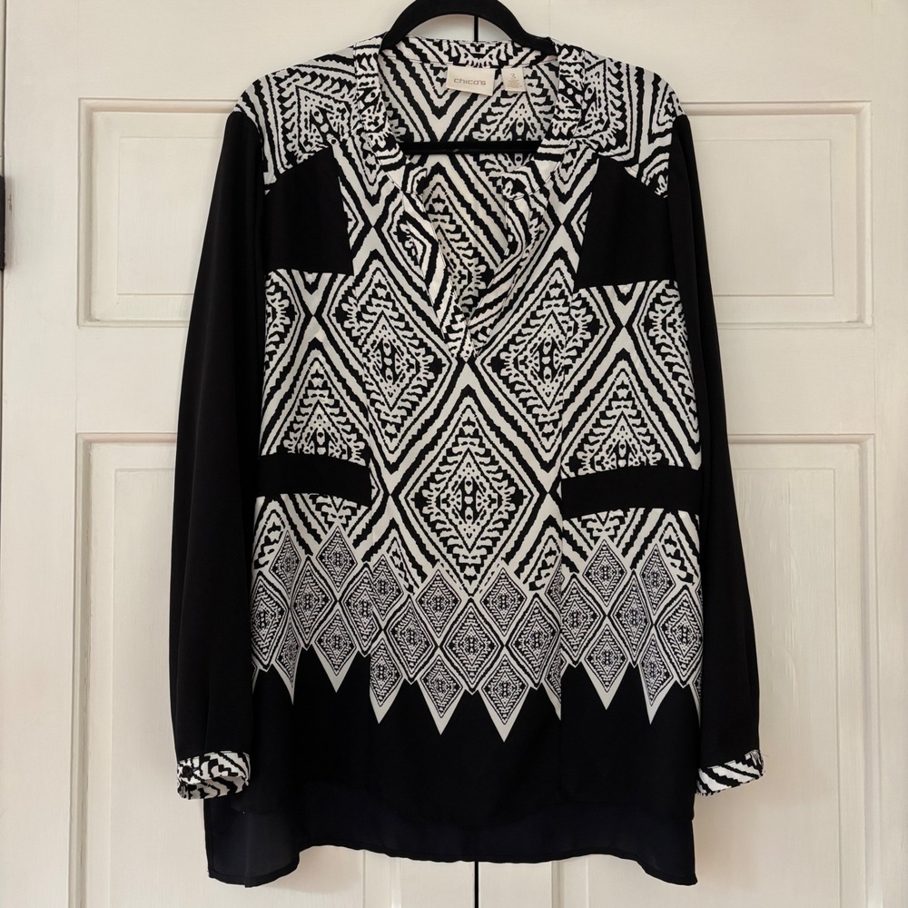 Chico's Size 3 Black White Geometric Monochrome Sleeve Blouse Top Chicos Size XL